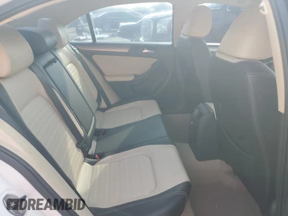 ✅ 2014 Volkswagen Jetta SEL • VIN: 3VWL07AJ4EM273635 • Лот: 64846845. Опубликован ранее на Copart с пробегом 67 760 миль. Бесплатный доступ к архиву аукционных продаж из США и подробный отчёт об истории автомобиля на DreamBid. Изображение 10.