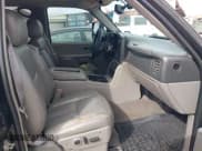 ✅ 2005 Chevrolet Avalanche Z71 • VIN: 3GNEK12Z05G286766 • Лот: 43729167. Опубликован ранее на IAAI с пробегом 233 526 миль. Бесплатный доступ к архиву аукционных продаж из США и подробный отчёт об истории автомобиля на DreamBid. Изображение 5.