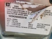 ✅ 1999 Chevrolet Silverado 2500 LT • VIN: 1GCGK29U5XE229796 • Lot: 85539885. Wystawiony na Copart z przebiegiem 216 018 mil. Bezpłatny archiwum sprzedaży aukcyjnych z USA i szczegółowy raport historii pojazdu na DreamBid. Zdjęcie 12.