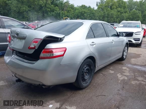 ✅ 2011 Toyota Camry LE • VIN: 4T4BF3EKXBR205342 • Lot: 42886049. Wystawiony na IAAI z przebiegiem 100 416 mil. Bezpłatny archiwum sprzedaży aukcyjnych z USA i szczegółowy raport historii pojazdu na DreamBid. Zdjęcie 4.