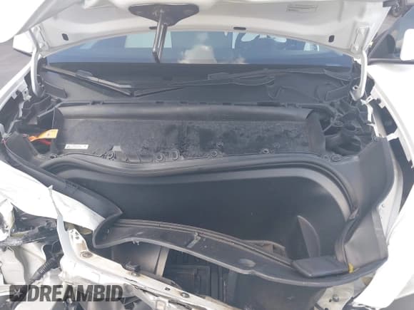 ✅ 2022 Tesla Model Y Performance • VIN: 7SAYGDEFXNF567637 • Lot: 43044020. Listed on IAAI with 35,380 mi. Free auction sales archive from the USA and detailed vehicle history report at DreamBid. Image 10.