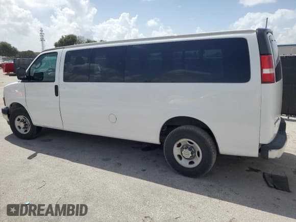 ✅ 2019 Chevrolet Express Passenger LT • VIN: 1GAZGPFG5K1220319 • Lot: 66416765. Wystawiony na Copart z przebiegiem 872 740 mil. Bezpłatny archiwum sprzedaży aukcyjnych z USA i szczegółowy raport historii pojazdu na DreamBid. Zdjęcie 2.