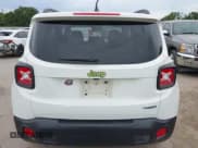 ✅ 2017 Jeep Renegade Altitude • VIN: ZACCJABB7HPE80767 • Lot: 42469074. Wystawiony na IAAI z przebiegiem 222 673 mil. Bezpłatny archiwum sprzedaży aukcyjnych z USA i szczegółowy raport historii pojazdu na DreamBid. Zdjęcie 16.