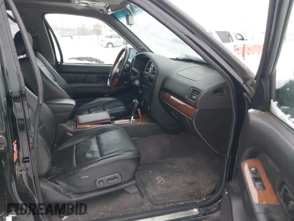 ✅ 2001 Infiniti QX4 Luxury • VIN: JNRDR09Y11W219807 • Лот: 43819596. Опубликован ранее на IAAI с пробегом 219 528 миль. Бесплатный доступ к архиву аукционных продаж из США и подробный отчёт об истории автомобиля на DreamBid. Изображение 5.