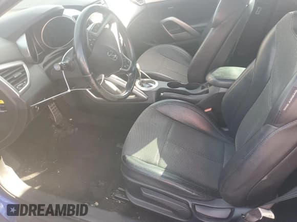 ✅ 2014 Hyundai Veloster • VIN: KMHTC6AD4EU218270 • Lot: 75559764. Wystawiony na Copart z przebiegiem 106 974 mil. Bezpłatny archiwum sprzedaży aukcyjnych z USA i szczegółowy raport historii pojazdu na DreamBid. Zdjęcie 7.