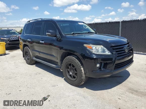 ✅ 2015 Lexus LX 570 • VIN: JTJHY7AX8F4173019 • Lot: 67849125. Listed on Copart with 199,237 mi. Free auction sales archive from the USA and detailed vehicle history report at DreamBid. Image 4.