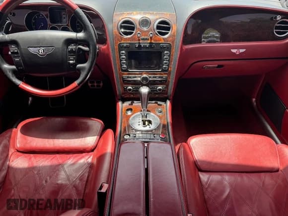 ✅ 2006 Bentley Flying Spur • VIN: SCBBR53W96C031785 • Lot: 61819345. Wystawiony na Copart z przebiegiem 58 606 mil. Bezpłatny archiwum sprzedaży aukcyjnych z USA i szczegółowy raport historii pojazdu na DreamBid. Zdjęcie 7.