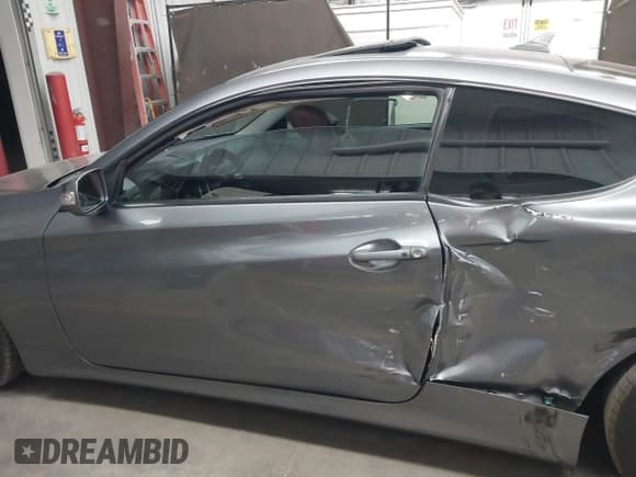 ✅ 2010 Hyundai Genesis Coupe • VIN: KMHHU6KH9AU030441 • Lot: 41902948. Wystawiony na IAAI z przebiegiem 165 842 mil. Bezpłatny archiwum sprzedaży aukcyjnych z USA i szczegółowy raport historii pojazdu na DreamBid. Zdjęcie 14.