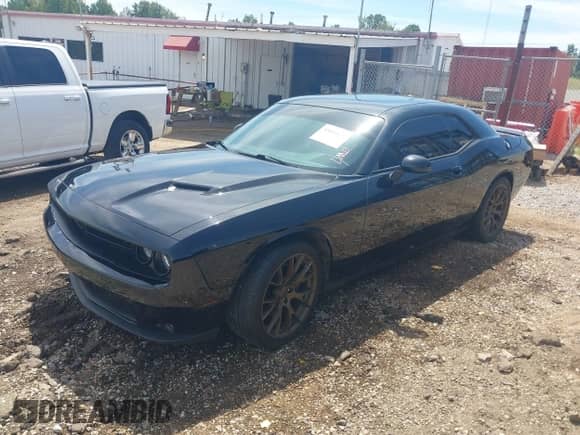 2018 Dodge Challenger R/T with VIN 2C3CDZBT4JH146576, listed as a IAAI auction lot 43050820 with 114,151 mi miles and . Bid and sale history available at DreamBid. Image 2.