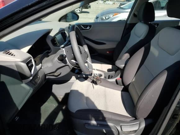 2018 Hyundai Ioniq Blue z VIN KMHC65LC6JU101614, wystawiony jako Copart lot #54812254 z przebiegiem 77 146 mil mil oraz Szkoda całkowita • Salvage title. Historia ofert i sprzedaży dostępna na DreamBid. Obrazek 7.