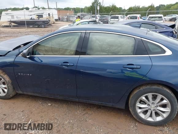 2020 Chevrolet Malibu LT with VIN 1G1ZD5ST2LF013004, listed as a IAAI auction lot 42984101 with 111,911 mi miles and . Bid and sale history available at DreamBid. Image 14.