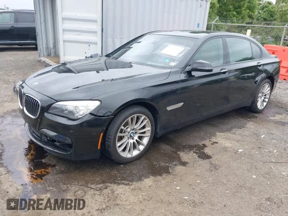 ✅ 2013 BMW 7 Series 750Li xDrive • VIN: WBAYF8C57DD140484 • Lot: 43050769. Listed on IAAI with 89,062 mi. Free auction sales archive from the USA and detailed vehicle history report at DreamBid. Image 18.
