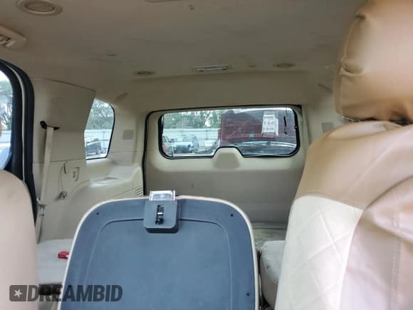 ✅ 2010 Cadillac Escalade • VIN: 1GYUKAEF8AR169401 • Лот: 68390435. Опубликован ранее на Copart с пробегом 308 147 миль. Бесплатный доступ к архиву аукционных продаж из США и подробный отчёт об истории автомобиля на DreamBid. Изображение 10.