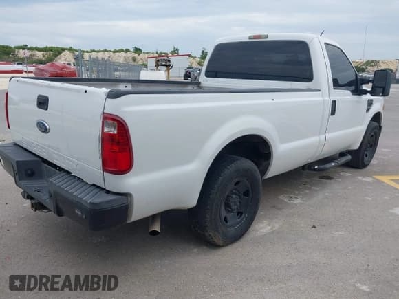 ✅ 2008 Ford F-250 XL • VIN: 1FTNF20548ED30900 • Lot: 42695432. Wystawiony na IAAI z przebiegiem Nie podano. Bezpłatny archiwum sprzedaży aukcyjnych z USA i szczegółowy raport historii pojazdu na DreamBid. Zdjęcie 4.