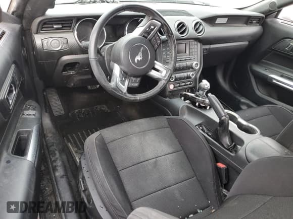 ✅ 2016 Ford Mustang V6 • VIN: 1FA6P8AM4G5280840 • Lot: 82745585. Wystawiony na Copart z przebiegiem Nie podano. Bezpłatny archiwum sprzedaży aukcyjnych z USA i szczegółowy raport historii pojazdu na DreamBid. Zdjęcie 8.