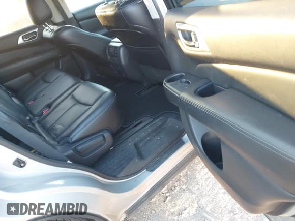 ✅ 2015 Nissan Pathfinder Platinum • VIN: 5N1AR2MM9FC666263 • Лот: 43885830. Опубликован ранее на IAAI с пробегом 171 043 миль. Бесплатный доступ к архиву аукционных продаж из США и подробный отчёт об истории автомобиля на DreamBid. Изображение 8.