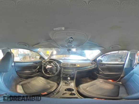 ✅ 2014 Volkswagen Passat S • VIN: 1VWAT7A32EC091756 • Lot: 68146655. Wystawiony na Copart z przebiegiem 192 116 mil. Bezpłatny archiwum sprzedaży aukcyjnych z USA i szczegółowy raport historii pojazdu na DreamBid. Zdjęcie 15.