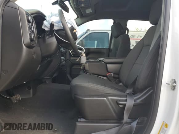 ✅ 2023 Chevrolet Silverado 2500HD Custom • VIN: 2GC4YMEY4P1707570 • Lot: 65927595. Wystawiony na Copart z przebiegiem 28 402 mil. Bezpłatny archiwum sprzedaży aukcyjnych z USA i szczegółowy raport historii pojazdu na DreamBid. Zdjęcie 7.