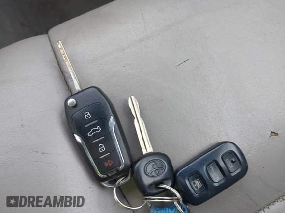 ✅ 2003 Toyota Sequoia Limited • VIN: 5TDBT48A43S164079 • Lot: 42284750. Listed on IAAI with 298,008 mi. Free auction sales archive from the USA and detailed vehicle history report at DreamBid. Image 11.