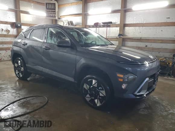 2025 Hyundai Kona SEL with VIN KM8HBCAB7SU225974, listed as a Copart auction lot 42447165 with 6,635 mi miles and Clean title. Bid and sale history available at DreamBid. Image 4.