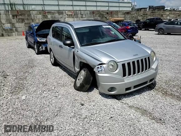 ✅ 2008 Jeep Compass Sport • VIN: 1J8FT47W18D735151 • Lot: 80169025. Listed on Copart with 214,904 mi. Free auction sales archive from the USA and detailed vehicle history report at DreamBid. Image 14.