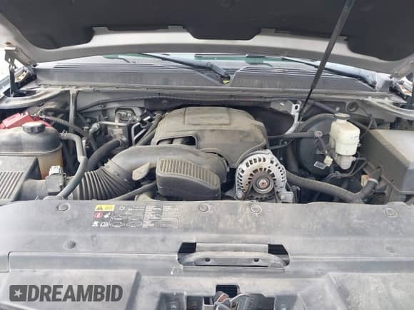 2014 Chevrolet Suburban LT z VIN 1GNSCJE0XER203597, wystawiony jako IAAI lot #42215407 z przebiegiem 186 556 mil mil oraz . Historia ofert i sprzedaży dostępna na DreamBid. Obrazek 10.