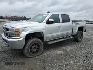 ✅ 2015 Chevrolet Silverado 2500HD LT • VIN: 1GC1CVEG6FF577751 • Lot: 46105205. Wystawiony na Copart z przebiegiem 226 829 mil. Bezpłatny archiwum sprzedaży aukcyjnych z USA i szczegółowy raport historii pojazdu na DreamBid. Zdjęcie 1.