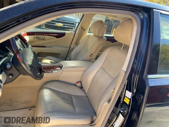 ✅ 2007 Lexus LS 460 • VIN: JTHBL46F875038347 • Лот: 70403125. Опубликован ранее на Copart с пробегом 259 466 миль. Бесплатный доступ к архиву аукционных продаж из США и подробный отчёт об истории автомобиля на DreamBid. Изображение 11.