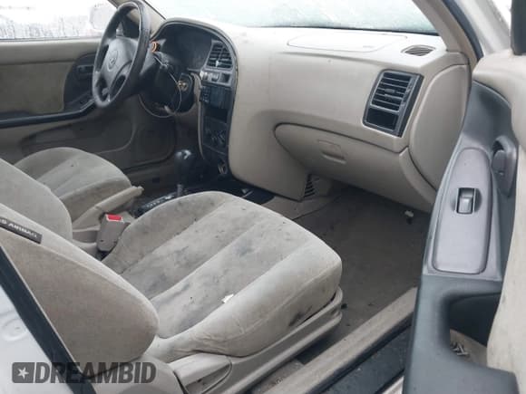 ✅ 2002 Hyundai Elantra GLS • VIN: KMHDN45D82U440559 • Lot: 41527622. Wystawiony na IAAI z przebiegiem Nie podano. Bezpłatny archiwum sprzedaży aukcyjnych z USA i szczegółowy raport historii pojazdu na DreamBid. Zdjęcie 5.
