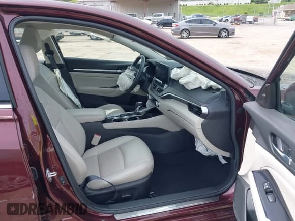 ✅ 2024 Nissan Altima SL • VIN: 1N4BL4EWXRN304835 • Лот: 42183400. Опубликован ранее на IAAI с пробегом 17 025 миль. Бесплатный доступ к архиву аукционных продаж из США и подробный отчёт об истории автомобиля на DreamBid. Изображение 5.