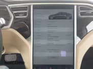 ✅ 2013 Tesla Model S • VIN: 5YJSA1CN7DFP05324 • Lot: 43893560. Wystawiony na IAAI z przebiegiem 89 772 mil. Bezpłatny archiwum sprzedaży aukcyjnych z USA i szczegółowy raport historii pojazdu na DreamBid. Zdjęcie 18.