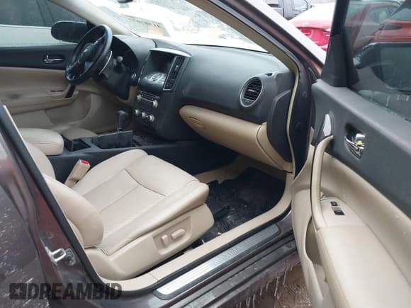 ✅ 2013 Nissan Maxima SV • VIN: 1N4AA5AP0DC818817 • Lot: 41502032. Listed on IAAI with 152,692 mi. Free auction sales archive from the USA and detailed vehicle history report at DreamBid. Image 5.