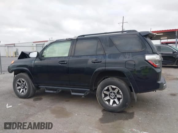 ✅ 2021 Toyota 4Runner TRD Off Road Premium • VIN: JTERU5JRXM5883079 • Lot: 42041808. Listed on IAAI with Not provided. Free auction sales archive from the USA and detailed vehicle history report at DreamBid. Image 13.