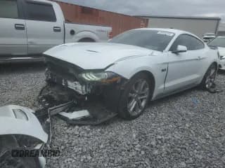 ✅ 2022 Ford Mustang GT Premium • VIN: 1FA6P8CF2N5138935 • Lot: 50058705. Wystawiony na Copart z przebiegiem 26 668 mil. Bezpłatny archiwum sprzedaży aukcyjnych z USA i szczegółowy raport historii pojazdu na DreamBid. Zdjęcie 1.