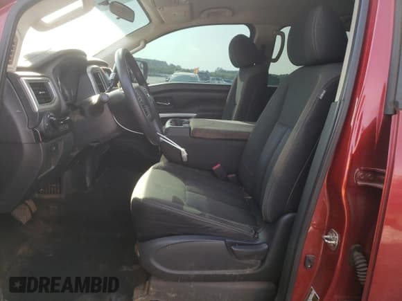 ✅ 2017 Nissan Titan SV • VIN: 1N6AA1EJ8HN573992 • Lot: 57311915. Listed on Copart with 216,138 mi. Free auction sales archive from the USA and detailed vehicle history report at DreamBid. Image 7.