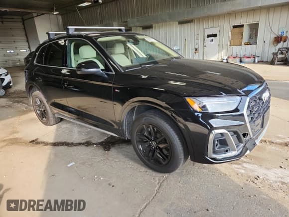 ✅ 2022 Audi Q5 S line Premium • VIN: WA1GAAFYXN2121476 • Лот: 90451635. Опубликован ранее на Copart с пробегом 53 558 миль. Бесплатный доступ к архиву аукционных продаж из США и подробный отчёт об истории автомобиля на DreamBid. Изображение 4.