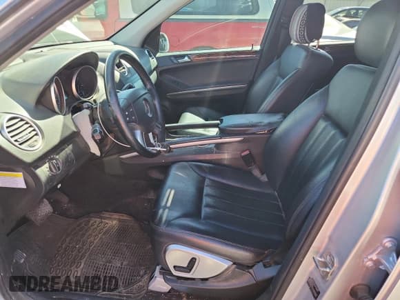 ✅ 2008 Mercedes-Benz M 550 • VIN: 4JGBB72EX8A414392 • Лот: 81728965. Опубликован ранее на Copart с пробегом 165 077 миль. Бесплатный доступ к архиву аукционных продаж из США и подробный отчёт об истории автомобиля на DreamBid. Изображение 7.