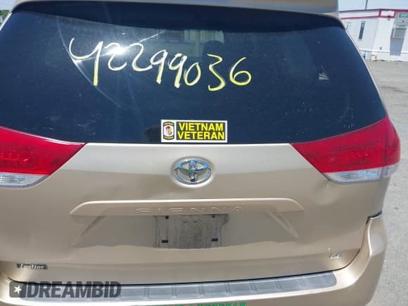 ✅ 2011 Toyota Sienna LE AAS • VIN: 5TDKK3DC8BS021610 • Lot: 42299036. Listed on IAAI with 118,377 mi. Free auction sales archive from the USA and detailed vehicle history report at DreamBid. Image 16.