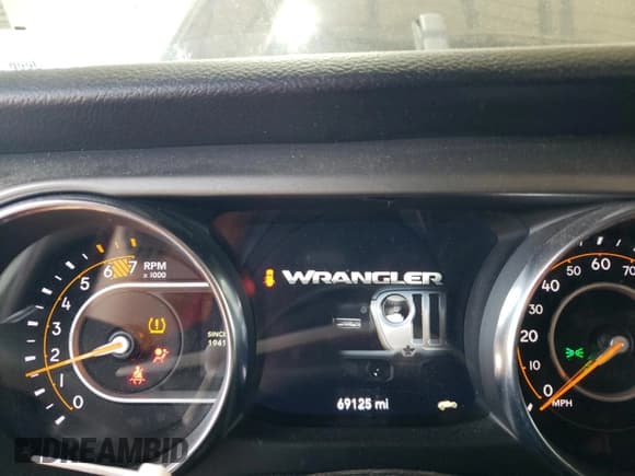 ✅ 2021 Jeep Wrangler Unlimited Willys • VIN: 1C4HJXDN2MW609088 • Лот: 55120125. Опубликован ранее на Copart с пробегом 69 125 миль. Бесплатный доступ к архиву аукционных продаж из США и подробный отчёт об истории автомобиля на DreamBid. Изображение 9.