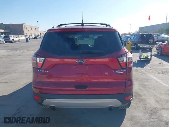 ✅ 2017 Ford Escape Titanium • VIN: 1FMCU0JD3HUC80662 • Lot: 43873809. Wystawiony na IAAI z przebiegiem 9 741 mil. Bezpłatny archiwum sprzedaży aukcyjnych z USA i szczegółowy raport historii pojazdu na DreamBid. Zdjęcie 16.