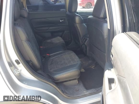 ✅ 2020 Mitsubishi Outlander SE • VIN: JA4AD3A38LJ000257 • Lot: 43329776. Listed on IAAI with 126,839 mi. Free auction sales archive from the USA and detailed vehicle history report at DreamBid. Image 8.