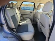 ✅ 2008 Ford Escape XLT • VIN: 1FMCU93Z58KB66302 • Lot: 89671245. Wystawiony na Copart z przebiegiem 223 962 mil. Bezpłatny archiwum sprzedaży aukcyjnych z USA i szczegółowy raport historii pojazdu na DreamBid. Zdjęcie 11.