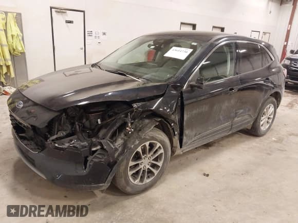 ✅ 2021 Ford Escape SE • VIN: 1FMCU9G64MUB17980 • Lot: 43614730. Listed on IAAI with 48,734 mi. Free auction sales archive from the USA and detailed vehicle history report at DreamBid. Image 2.