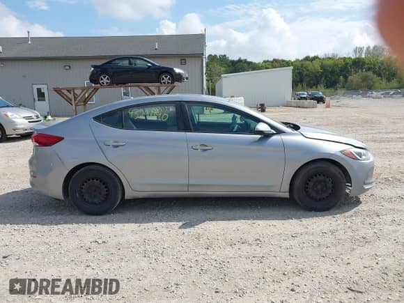 2017 Hyundai Elantra SE z VIN 5NPD74LF4HH206229, wystawiony jako IAAI lot #43291140 z przebiegiem 195 299 mil mil oraz . Historia ofert i sprzedaży dostępna na DreamBid. Obrazek 13.