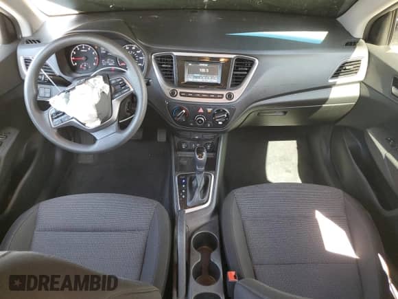 2018 Hyundai Accent SE z VIN 3KPC24A37JE020360, wystawiony jako Copart lot #84062365 z przebiegiem 78 803 mil mil oraz Szkoda całkowita • Salvage title. Historia ofert i sprzedaży dostępna na DreamBid. Obrazek 8.