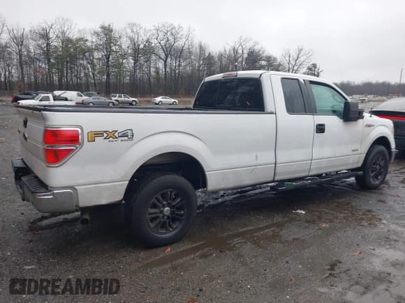 ✅ 2014 Ford F-150 XL • VIN: 1FTVX1ET9EKD27857 • Lot: 43836437. Wystawiony na IAAI z przebiegiem 118 000 mil. Bezpłatny archiwum sprzedaży aukcyjnych z USA i szczegółowy raport historii pojazdu na DreamBid. Zdjęcie 4.