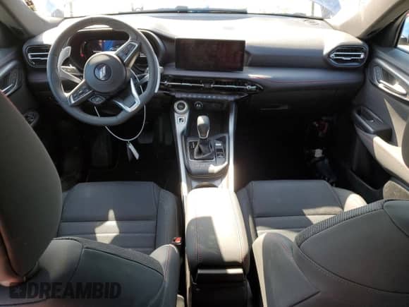 2024 Dodge Hornet R/T z VIN ZACPDFCW3R3A25155, wystawiony jako Copart lot #55942905 z przebiegiem 9 180 mil mil oraz Szkoda całkowita • Salvage title. Historia ofert i sprzedaży dostępna na DreamBid. Obrazek 8.