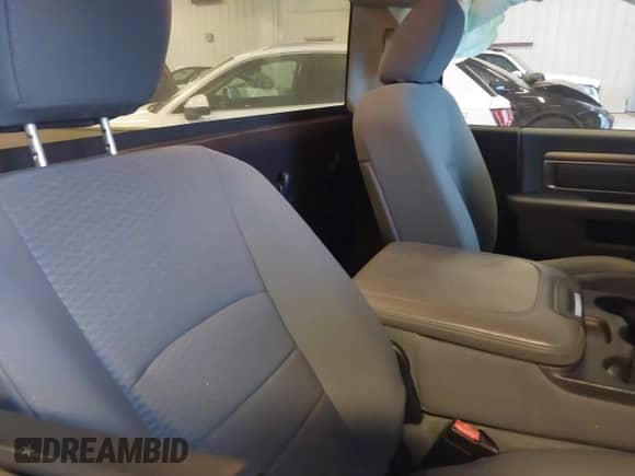 2013 Ram 1500 Express с VIN 3C6JR6AT9DG540610, выставлен на аукционе IAAI как лот 42667456 с пробегом 69 050 миль миль и . История ставок и продаж доступна на DreamBid. Изображение 8.