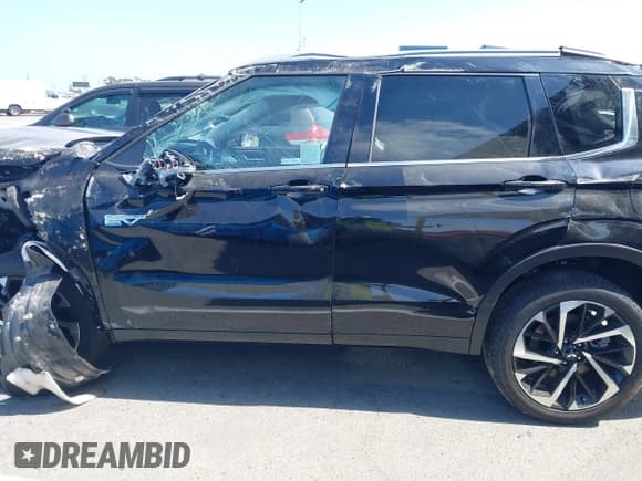 ✅ 2025 Mitsubishi Outlander SEL • VIN: JA4T5WA98SZ010539 • Lot: 42500303. Listed on IAAI with 2,224 mi. Free auction sales archive from the USA and detailed vehicle history report at DreamBid. Image 15.