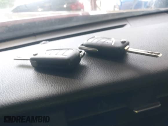 2019 Toyota Camry LE with VIN 4T1B11HK8KU172138, listed as a IAAI auction lot 42717796 with 171,445 mi miles and . Bid and sale history available at DreamBid. Image 11.